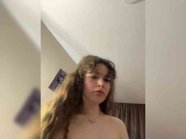YourLadyyy webcam