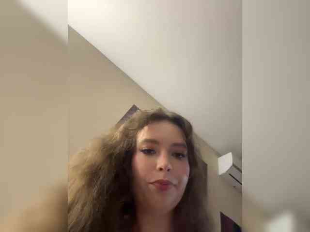 YourLadyyy webcam