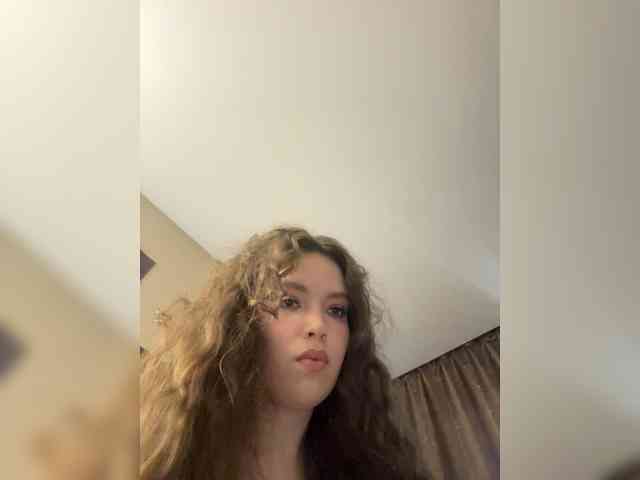 YourLadyyy webcam