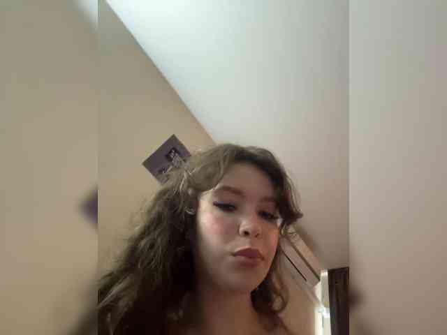 YourLadyyy webcam
