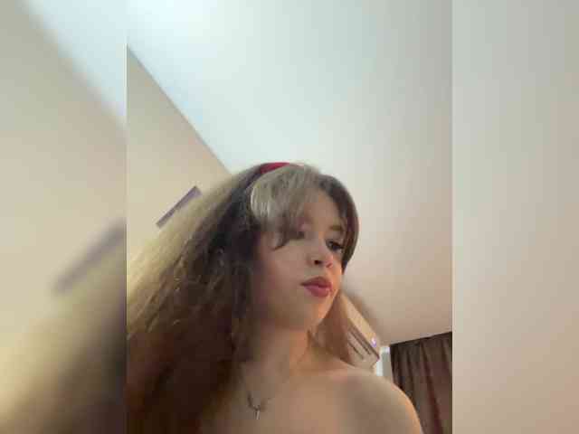 YourLadyyy webcam