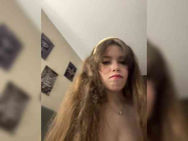 YourLadyyy webcam