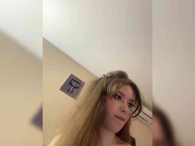 YourLadyyy webcam