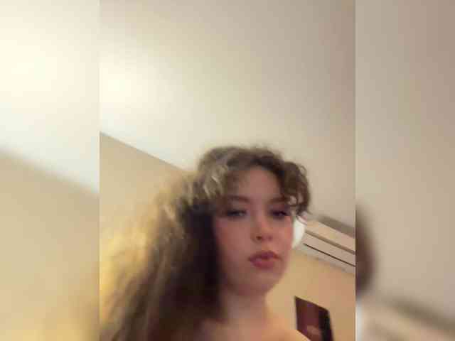 YourLadyyy webcam