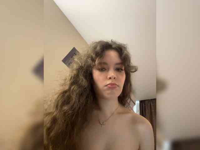 YourLadyyy webcam