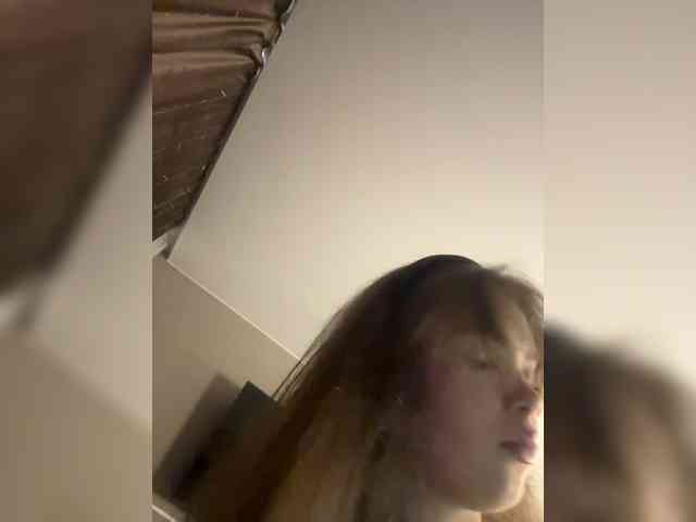 YourLadyyy webcam