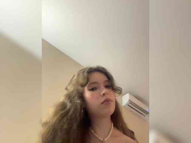 YourLadyyy webcam