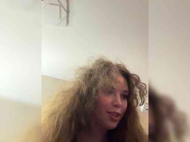 YourLadyyy webcam