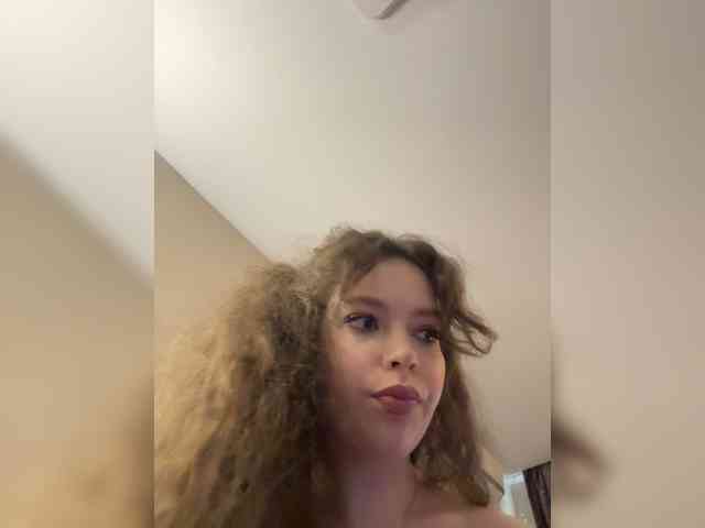 YourLadyyy webcam