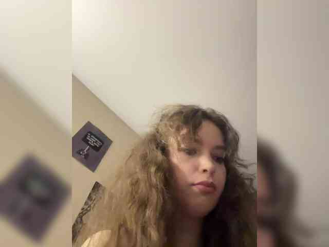 YourLadyyy webcam