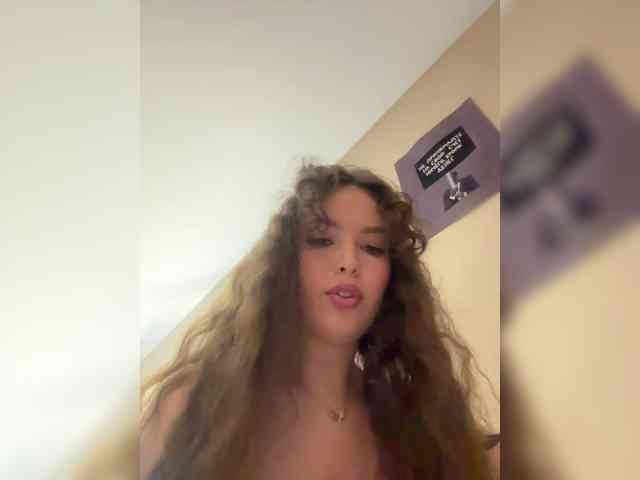 YourLadyyy webcam