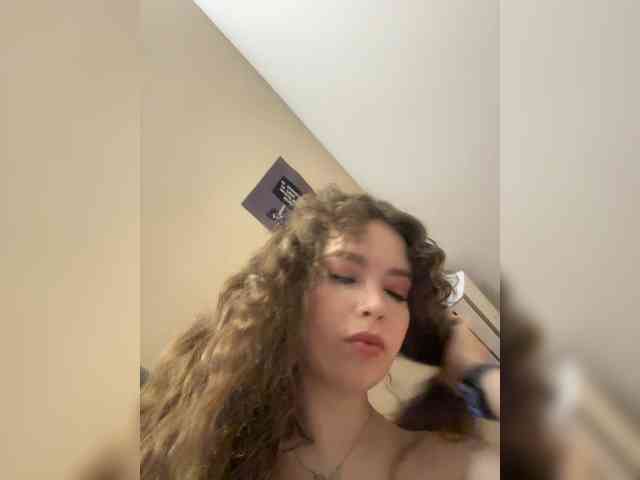 YourLadyyy webcam