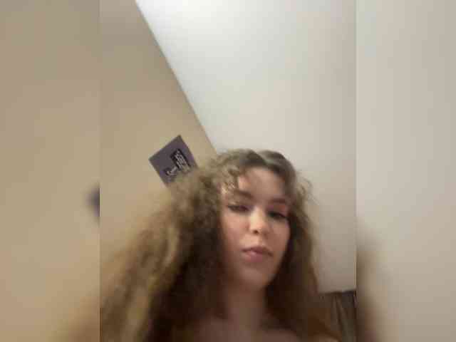 YourLadyyy webcam