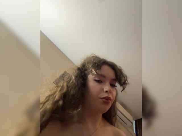 YourLadyyy webcam