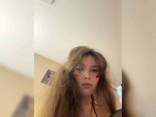 YourLadyyy webcam