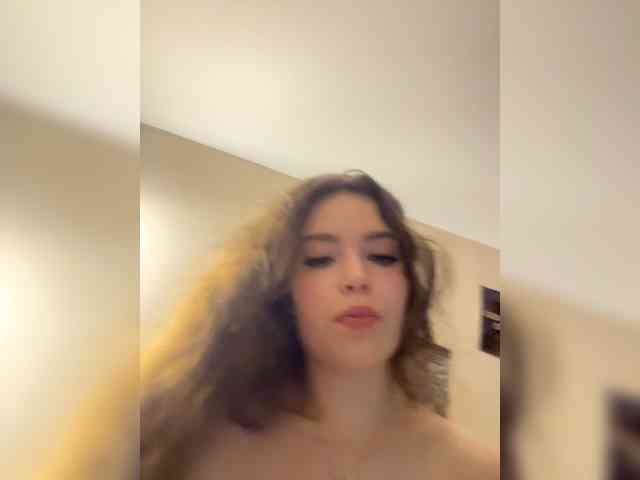 YourLadyyy webcam