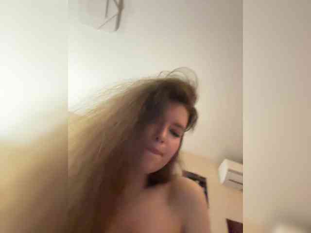 YourLadyyy webcam