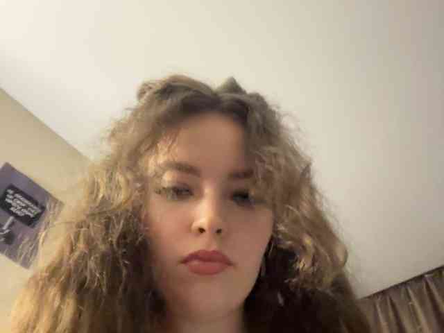 YourLadyyy webcam