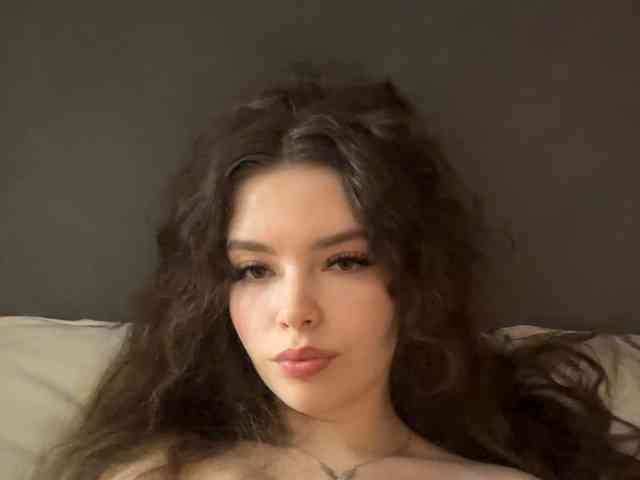 YourLadyyy webcam
