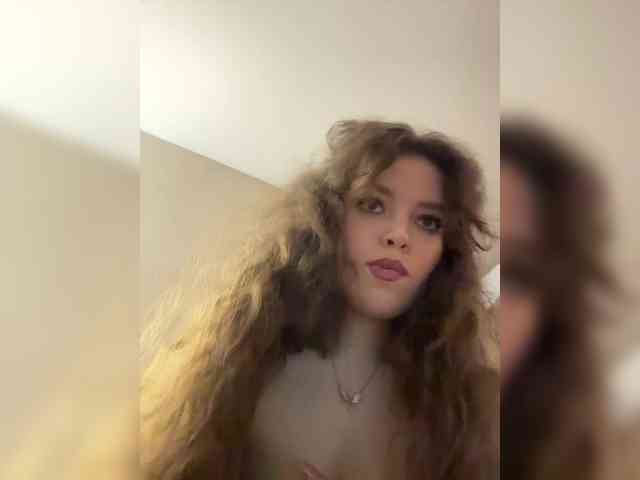 YourLadyyy webcam