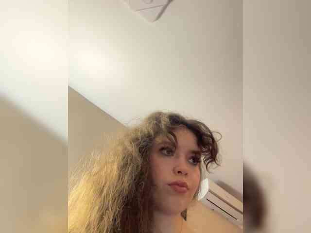 YourLadyyy webcam