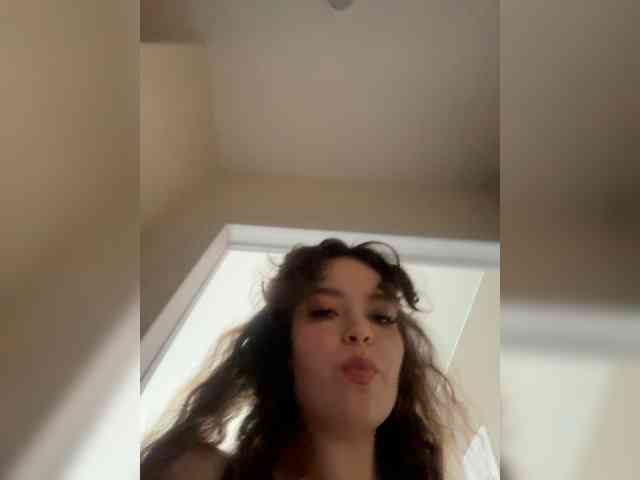YourLadyyy webcam