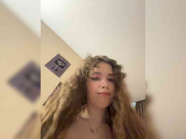 YourLadyyy webcam