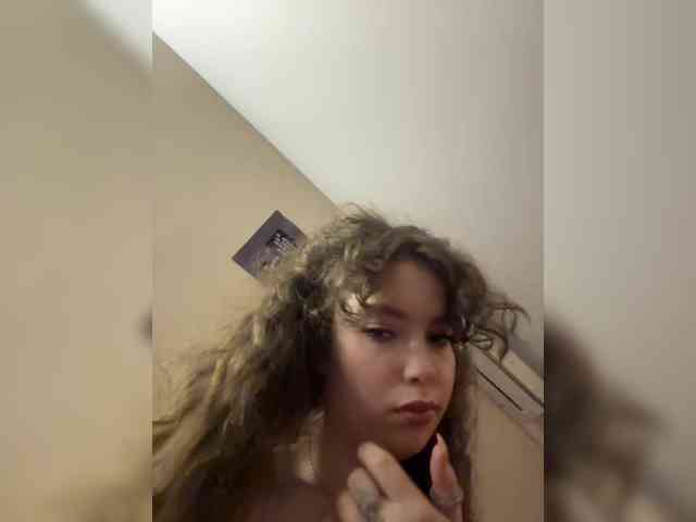 YourLadyyy webcam