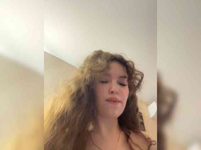 Модель: MyrLadyyy