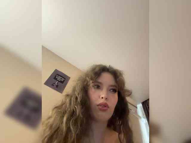 YourLadyyy webcam