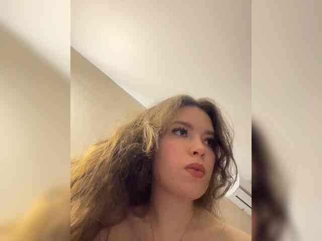 YourLadyyy webcam