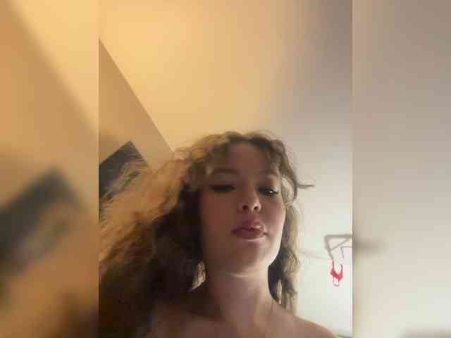 YourLadyyy webcam
