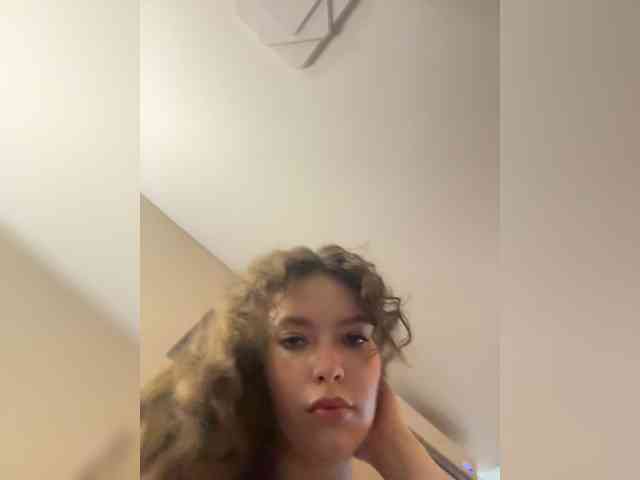 YourLadyyy webcam