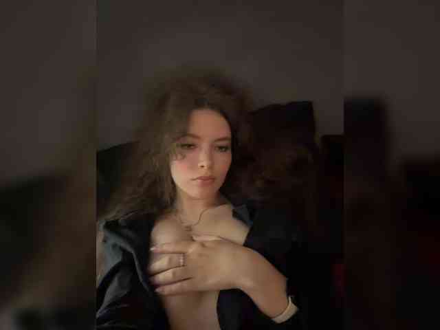 YourLadyyy webcam