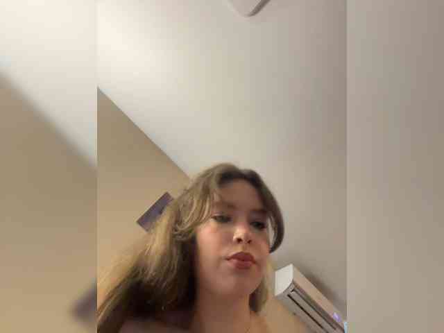 YourLadyyy webcam