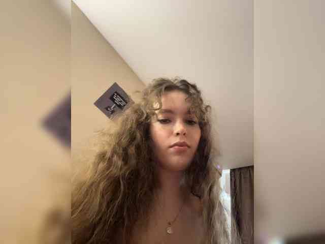 YourLadyyy webcam