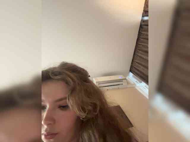 YourLadyyy webcam