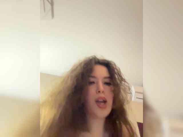 YourLadyyy webcam