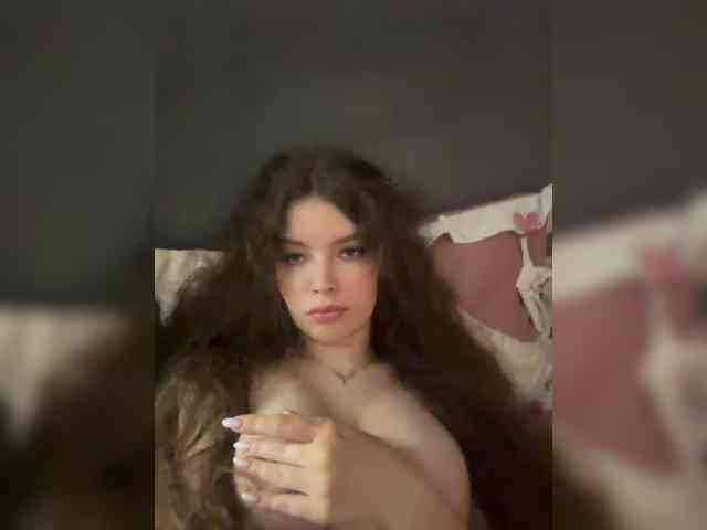 YourLadyyy webcam