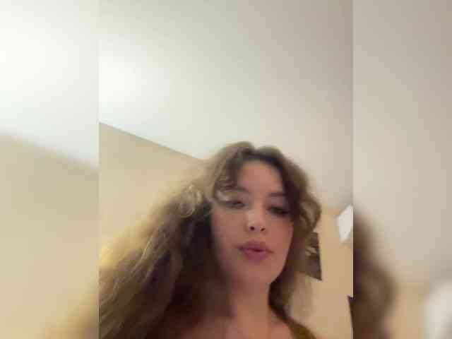 YourLadyyy webcam