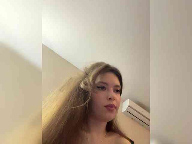 YourLadyyy webcam
