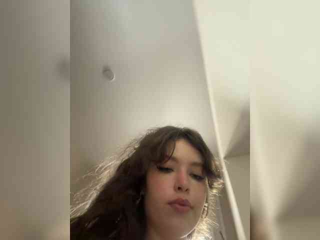 YourLadyyy webcam