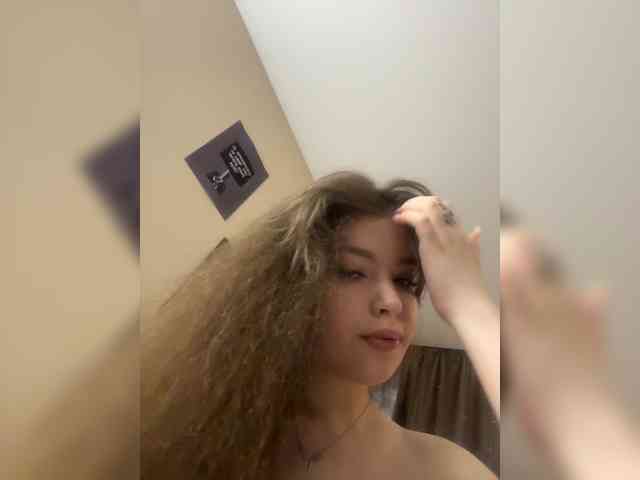 YourLadyyy webcam