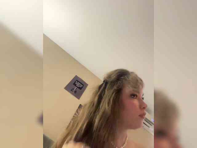 YourLadyyy webcam