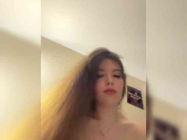 YourLadyyy webcam