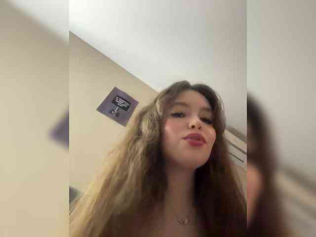 YourLadyyy webcam