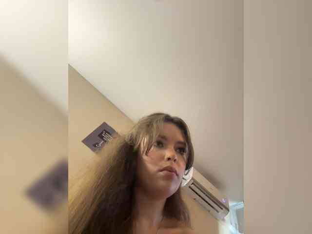 YourLadyyy webcam