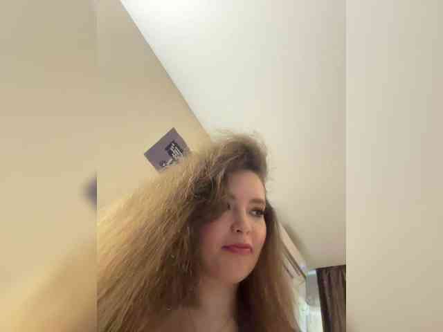 YourLadyyy webcam