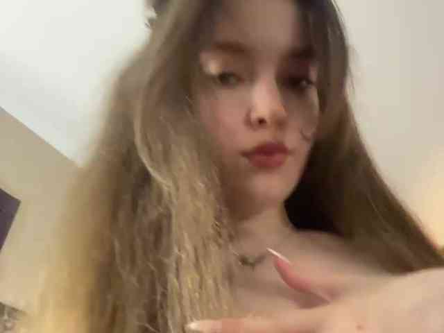 YourLadyyy webcam