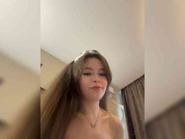 YourLadyyy webcam